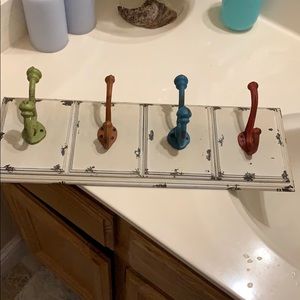 Wall decor distressed wooden wall piece with hooks